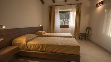 2 bedrooms, in-room safe, free WiFi, bed sheets