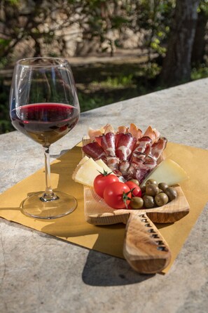 Food and drink - Villa Capelvenere (Corbezzolo) (Dorgali)