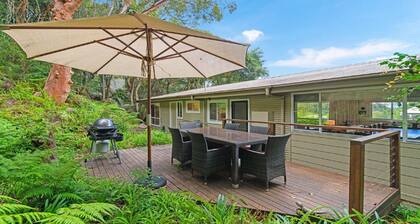 Little Tara by HolidayCo.