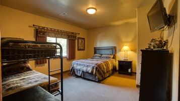 6 Schlafzimmer, Schreibtisch, Bügeleisen/Bügelbrett, WLAN