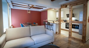 Interior - Sleeps 6 · 3 bedrooms · 2 baths · private parking — old town Colmar (Colmar)