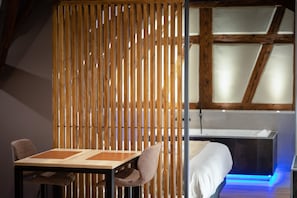 Room - Loft for 2 · whirlpool bath · air-conditioned — 17th-c. timbers, Colmar (Colmar)