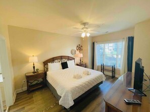 6 chambres, fer et planche à repasser, Wi-Fi, draps fournis