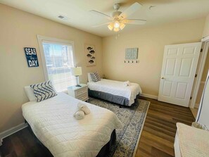 6 bedrooms, iron/ironing board, WiFi, bed sheets