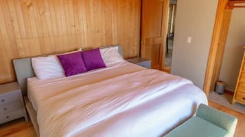 2 bedrooms, travel crib