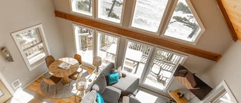 Deluxe House, Private Bathroom, Ocean View (Honeymoon Cove) | Interior