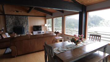 House, Private Bathroom, Ocean View (West Cove) | Interior