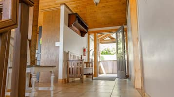 House, Accessible, Private Bathroom (Headland) | Interior