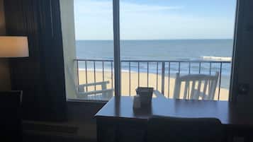 Premier Studio, 2 Queen Beds, Kitchenette, Oceanfront | Balcony view