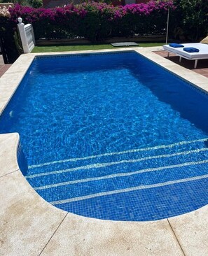 Outdoor pool, sun loungers