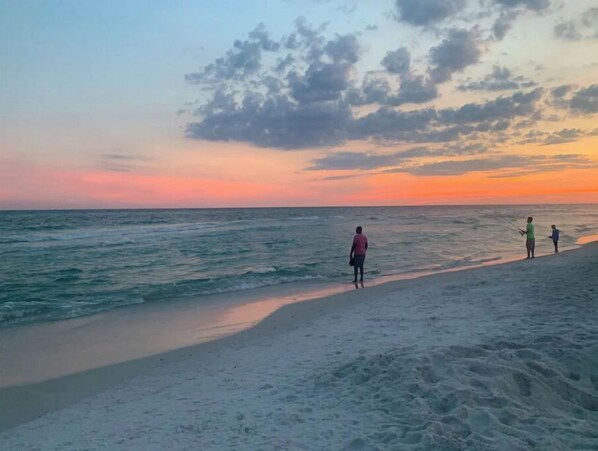 Beach nearby, sun loungers, beach towels