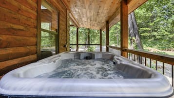 Bain à remous extérieur