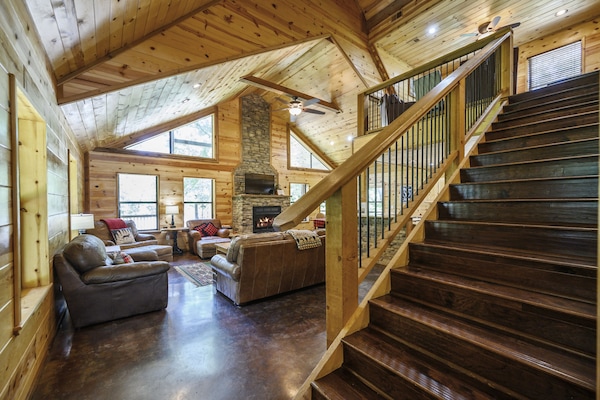 Smart TV, fireplace, DVD player, books