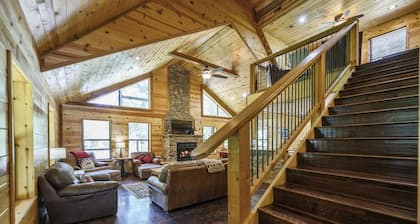 Pet-Friendly Cabin with Hot Tub Near State Park