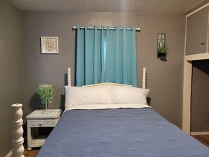 2 bedrooms, iron/ironing board, free WiFi, bed sheets