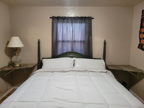 2 bedrooms, iron/ironing board, free WiFi, bed sheets