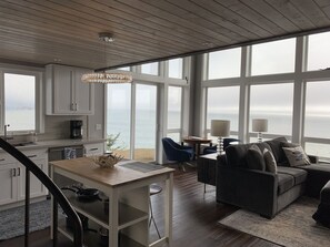 Casa, baño privado, vistas al mar (Lookout) | Interior