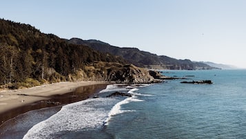 House, Private Bathroom, Ocean View (Lookout) | View from property