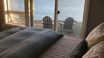 House, Private Bathroom, Ocean View (Lookout) | View from property