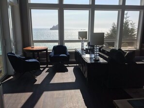 Casa, baño privado, vistas al mar (Lookout) | Interior