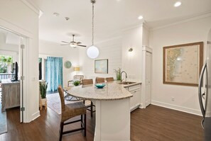 Interior - One bedroom condo w/ pool in the SSI Village area unit 2100 First Floor (St Simons Island)