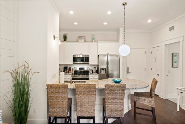 Fridge, microwave, oven, stovetop - One bedroom condo w/ pool in the SSI Village area unit 2100 First Floor (St Simons Island)