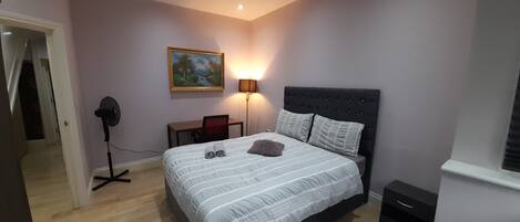 2 bedrooms, desk, iron/ironing board, free WiFi