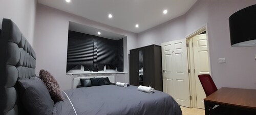 Privet apartment with 2 bedrooms for relaxing escape in EastHam near CentralPark