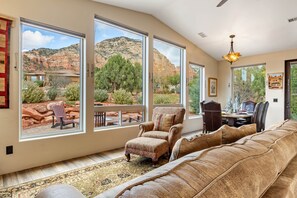 Single Level Home on a Corner Lot in West Sedona - Avalon West, Red Rock Views From Every Room, Near Hiking, Peaceful (Sedona)