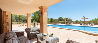 Quietness in Villa Sa Estepa for 10 persons at 5 min from the sea