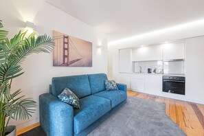 TV - GuestReady - Over the Bridge (Porto)