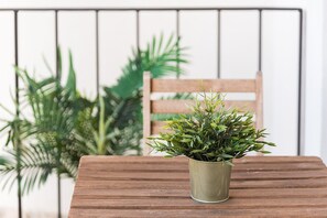 Dining - GuestReady - Over the Bridge (Porto)