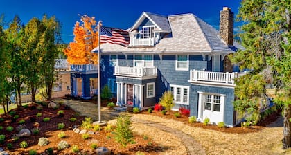 Great Location| Walk to Main Street| Large Groups