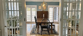 Great Location| Walk to Main Street| Large Groups