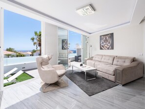 TV, stereo - KARAT VILLA OCEAN GOLF (Amarilla Golf)