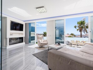 TV, stereo - KARAT VILLA OCEAN GOLF (Amarilla Golf)