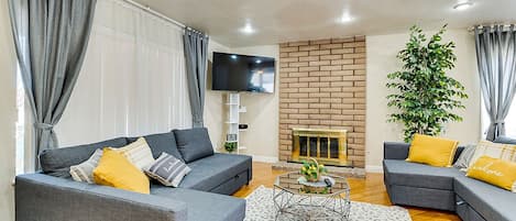 Smart TV, fireplace, video games, Netflix