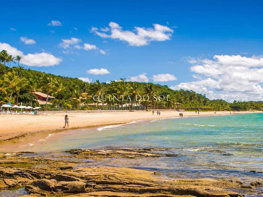 Tæt på stranden, hvidt sand, 5 strandbarer