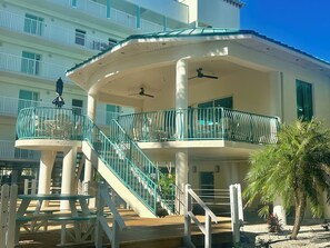 Exterior - Right on the beach. Relax and unwind in this top floor resort suite sleeps 6 max (Treasure Island)