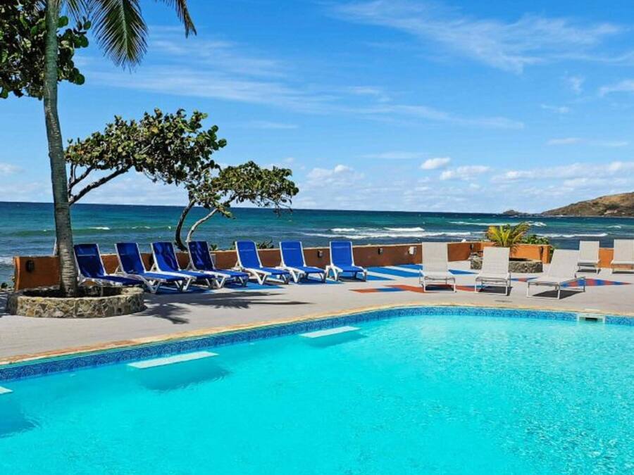 Outdoor pool, open 8:00 AM to 8:00 PM, sun loungers