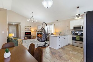 Unclassified image, 5 of 44, button