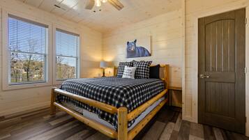 3 bedrooms, iron/ironing board, travel cot, free WiFi