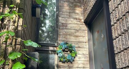 Cozy retreat, golden location - 24/7 private lake access & amazing views!