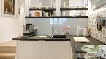 Kühlschrank, Mikrowelle, Ofen, Geschirrspüler