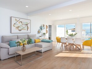 TV - Beautiful private villa for 6 guests with WIFI, private pool, A/C, TV and patio (Almuñécar)