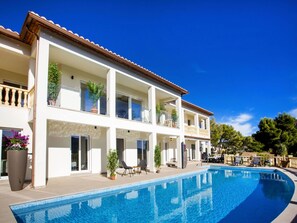 Pool - Stunning private villa with private pool, A/C, WIFI, TV, patio, pets allowed and panoramic view (Alcalalí)