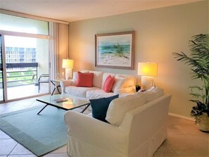 Smart TV, DVD player, books - Beachplace building 4 unit 503 by FVC (Longboat Key)