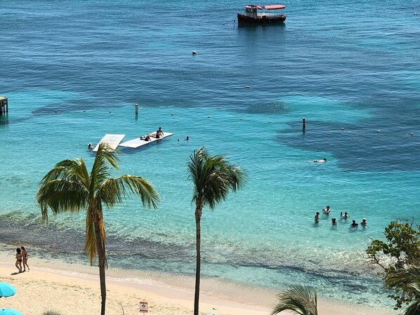 على الشاطئ، مناشف للشاطئ