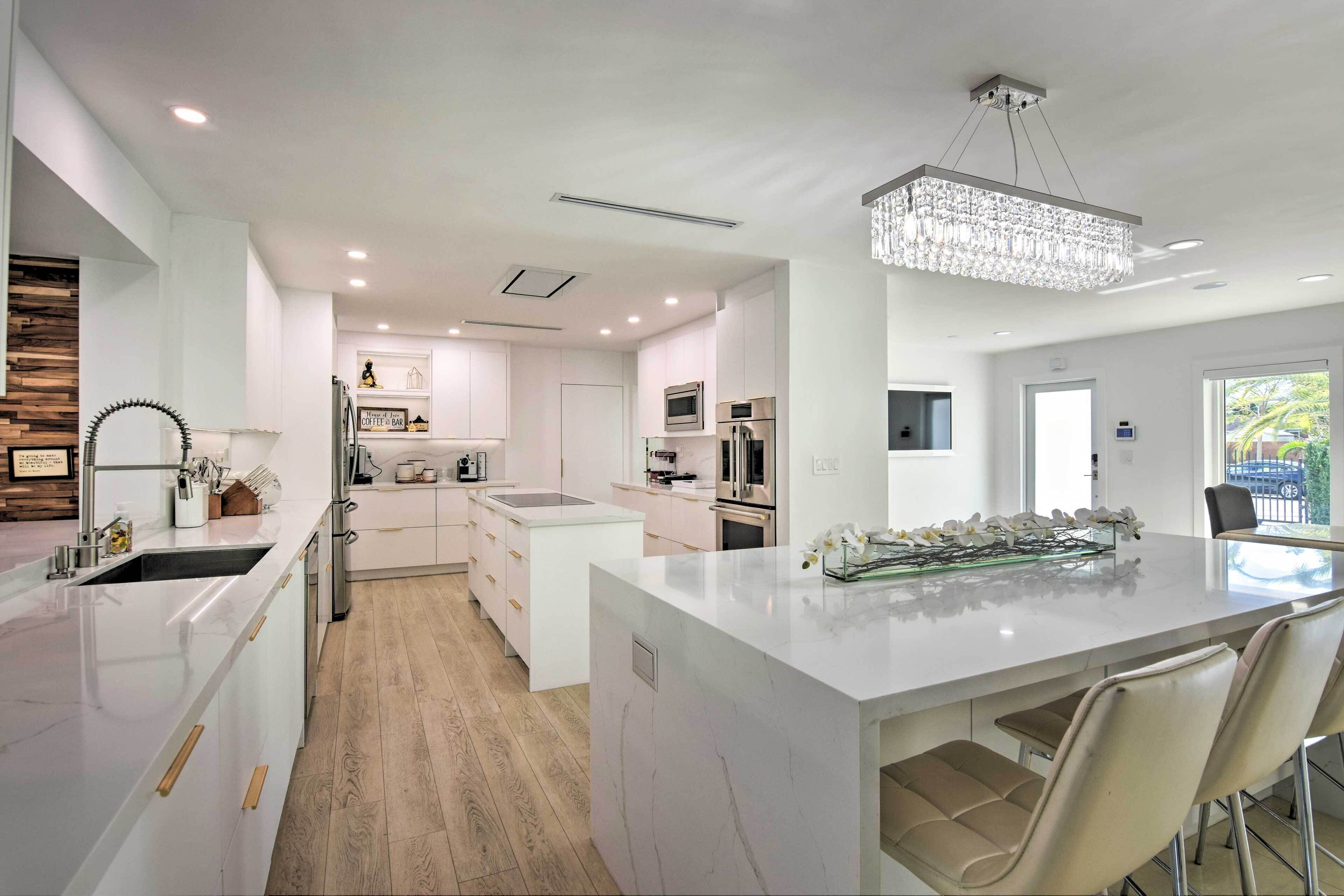 Microwave, stovetop, dishwasher, coffee/tea maker