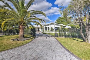 المنطقة المحيطة بالمنشأة